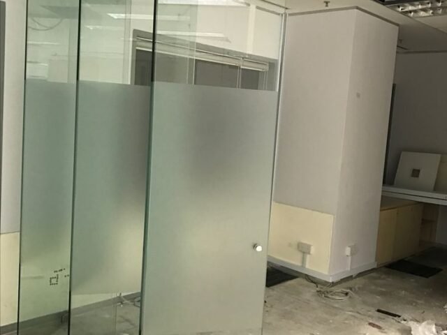 Frameless Bifold Glass Doors2
