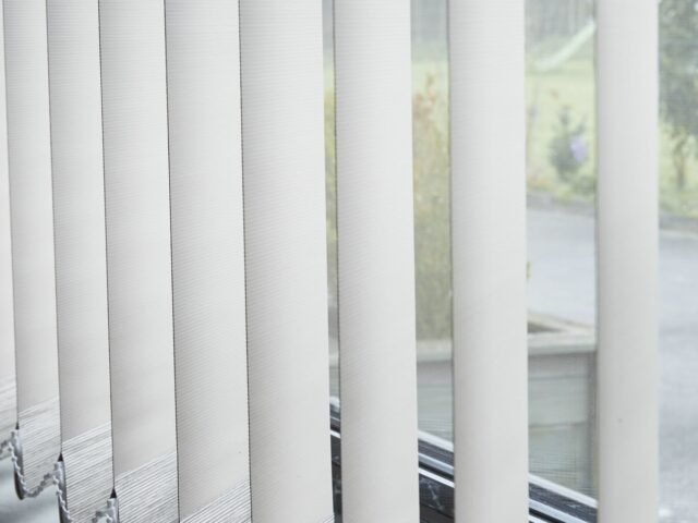 vertical window blinds, office vertical blinds, modern vertical blinds, affordable vertical blinds in Kenya, custom vertical blinds, decorative vertical blinds