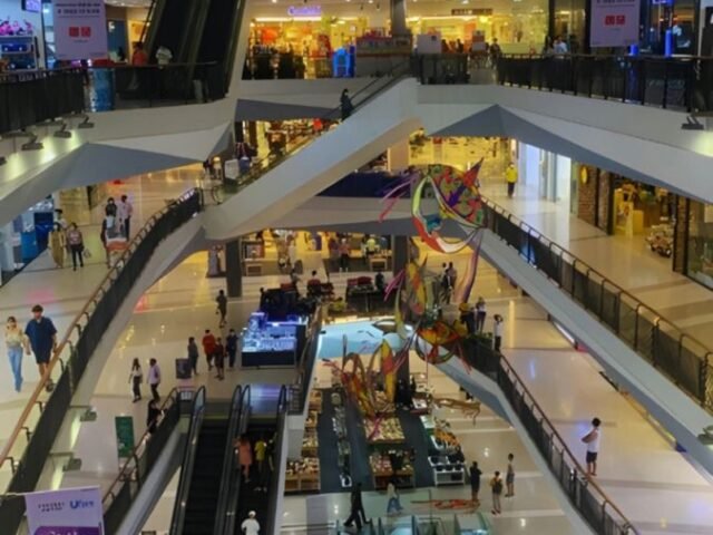 Mall construction services