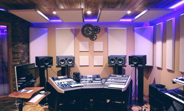 Soundproofing-a-Music-Studio-Suimas-Interiors