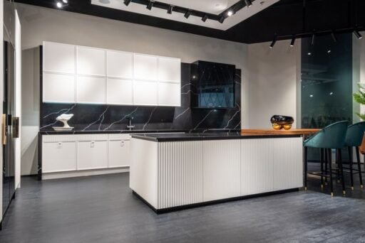 kitchen-design-trends-modern-bold-artbovich-6969875