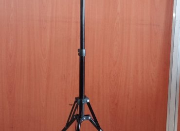 Strong Tripod Stand